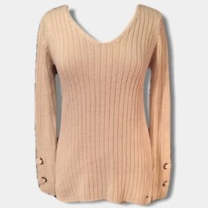 Beautiful GUESS V Neck Sweater